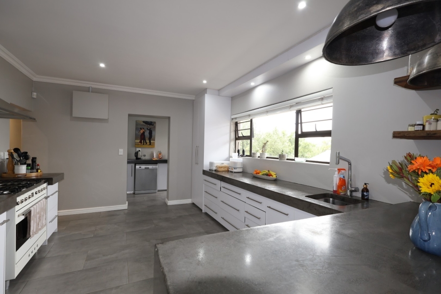 5 Bedroom Property for Sale in Vierlanden Western Cape